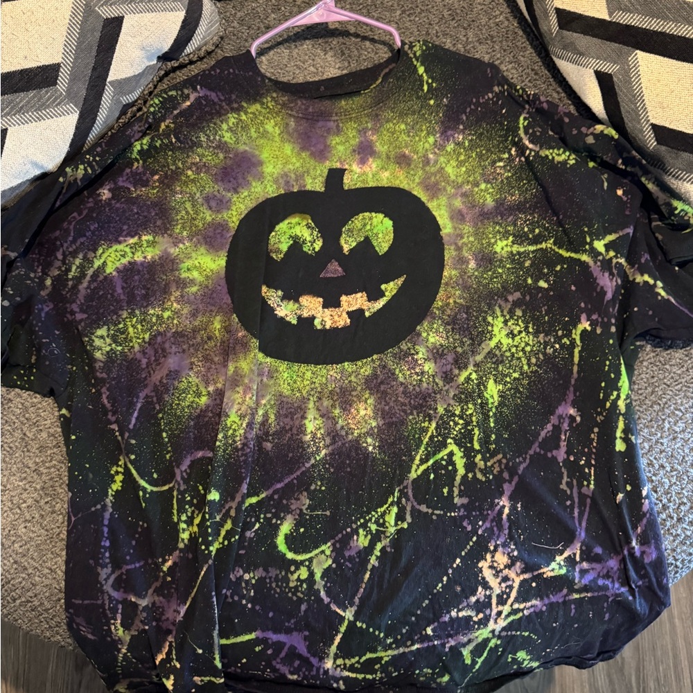 Gildan Black and Green Halloween Tee